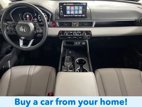 Certified 2025 Honda Pilot Touring image 3