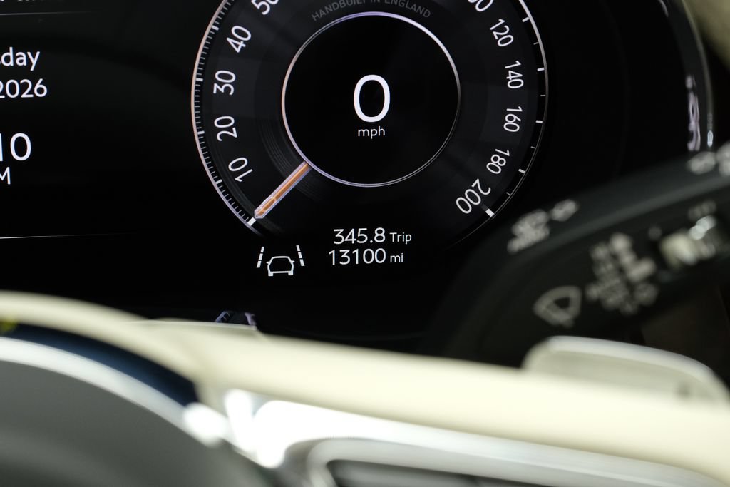 Used 2024 Bentley Bentayga AWD/4WD image 23