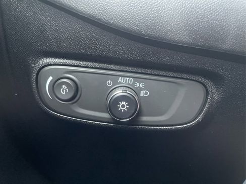 Used 2019 Chevrolet Equinox LT image 15