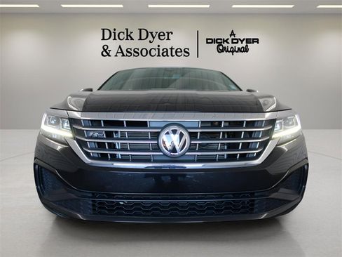 Used 2021 Volkswagen Passat 2.0T R-Line image 13