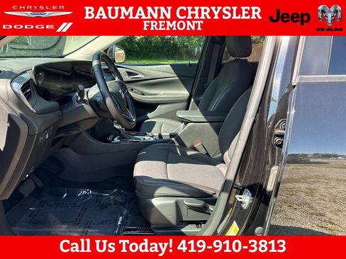 Used 2025 Buick Encore GX Preferred FWD image 9