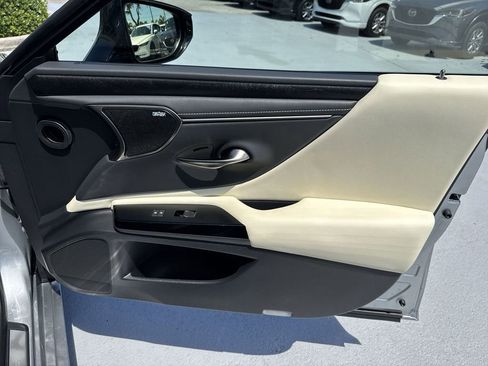 Used 2022 Lexus ES 350 Ultra Luxury FWD image 43