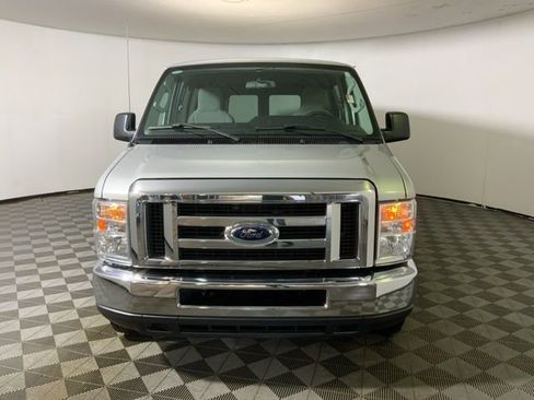 Used 2010 Ford E-350 and Econoline 350 XLT RWD image 2