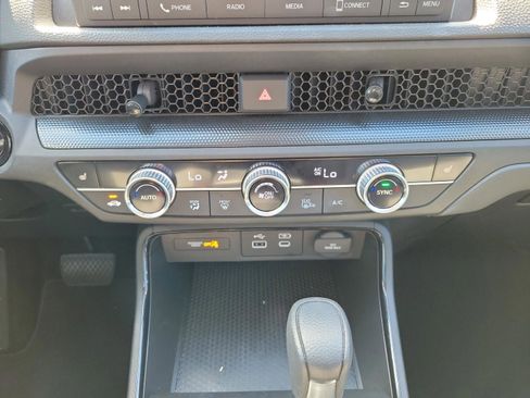 Used 2024 Honda CR-V EX image 16