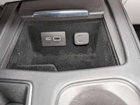 Certified 2023 Cadillac XT4 Premium Luxury image 30