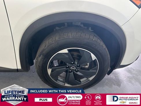 Used 2024 Nissan Rogue SV AWD/4WD image 9