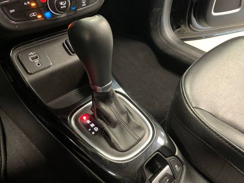 Used 2020 Jeep Compass Latitude FWD image 24
