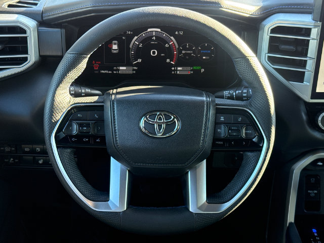 Used 2025 Toyota Sequoia Platinum AWD/4WD image 15