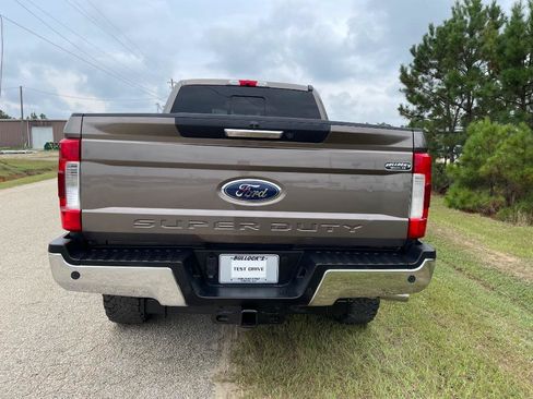 Used 2019 Ford F250 Lariat w/ Chrome Package AWD/4WD image 4