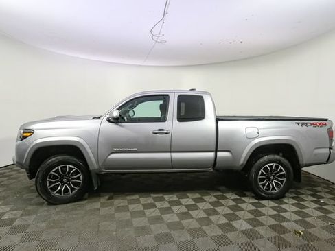 Used 2021 Toyota Tacoma TRD Sport w/ TRD Premium Sport Package AWD/4WD image 6