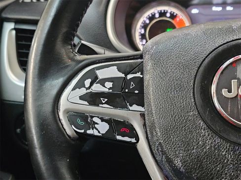 Used 2017 Jeep Cherokee Trailhawk image 30