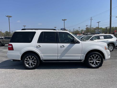 Used 2016 Ford Expedition XLT w/ Equipment Group 202A image 2