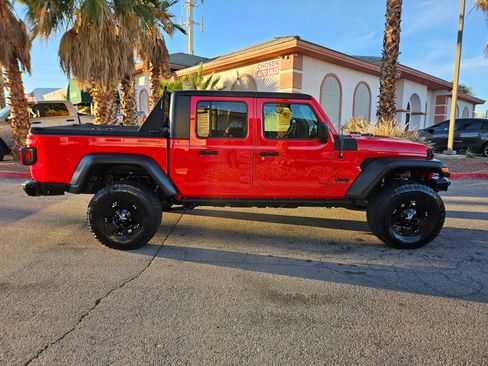 Used 2020 Jeep Gladiator Sport w/ Quick Order Package 24S image 10