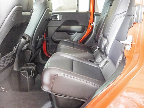 New 2025 Jeep Gladiator Sport image 36