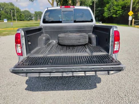 Used 2017 Nissan Frontier SV image 29