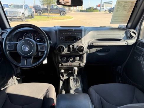 Used 2018 Jeep Wrangler Unlimited Sport S AWD/4WD image 23