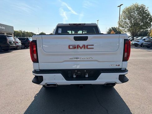 Used 2023 GMC Sierra 1500 AT4 w/ Technology Package AWD/4WD image 8