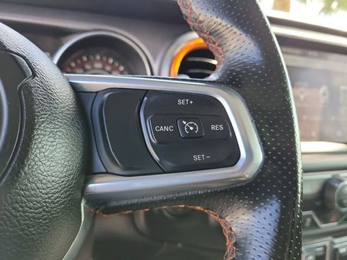 Used 2021 Jeep Gladiator Mojave AWD/4WD image 22
