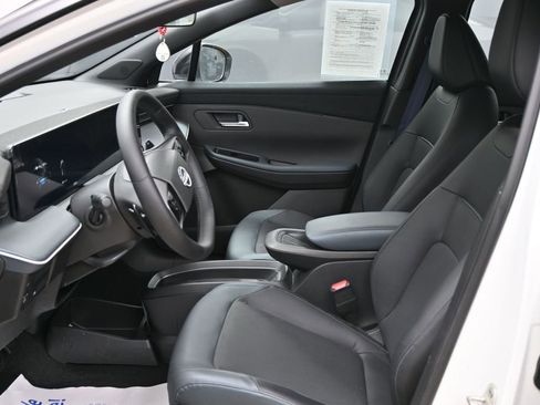 Used 2026 Nissan Leaf SV+ w/ Floor Mat Package (SV+) FWD image 14