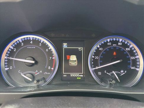 Used 2019 Toyota Highlander XLE image 17