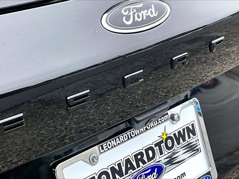 Certified 2022 Ford Escape SEL w/ SEL Stealth AWD Package image 31