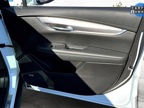 Used 2023 Cadillac XT6 Luxury image 24