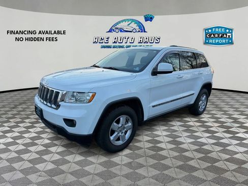 Used 2013 Jeep Grand Cherokee Laredo w/ Laredo E Group image 3