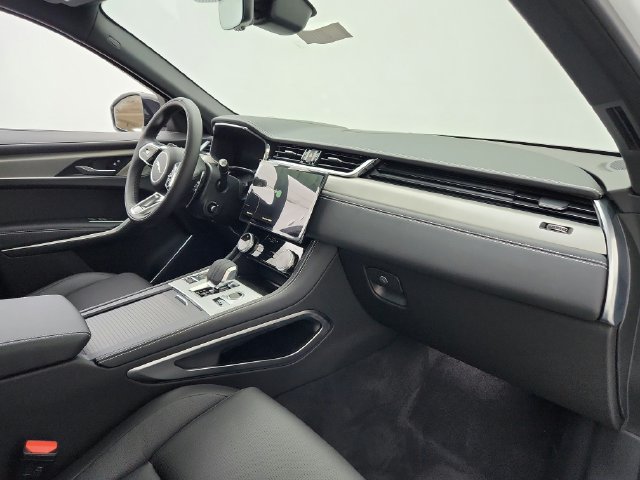 Used 2026 Jaguar F-PACE R-Dynamic S AWD/4WD image 21
