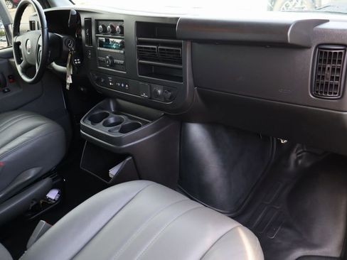 Used 2023 GMC Savana 3500 w/ Power Convenience Package image 30