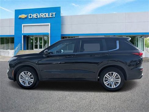 Used 2023 Mitsubishi Outlander ES image 6