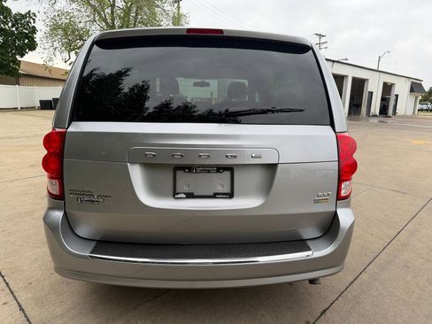 Used 2017 Dodge Grand Caravan SXT FWD image 31