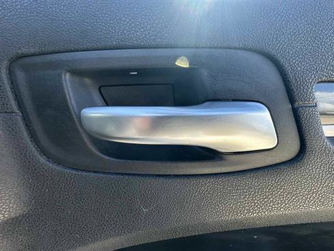 Used 2019 Chrysler 300 Touring w/ Sport Appearance Package RWD image 29
