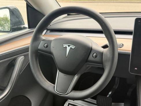 Used 2023 Tesla Model Y Long Range AWD/4WD image 12