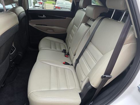 Used 2020 Kia Sorento EX FWD image 26