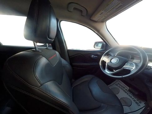 Used 2015 Jeep Cherokee Trailhawk AWD/4WD image 26