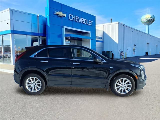 Used 2023 Cadillac XT4 Luxury w/ Driver Awareness Package AWD/4WD image 2