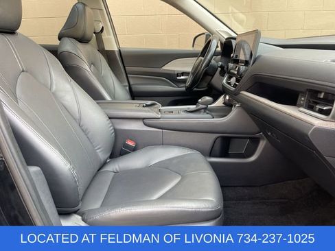 Used 2025 Toyota Grand Highlander AWD image 28