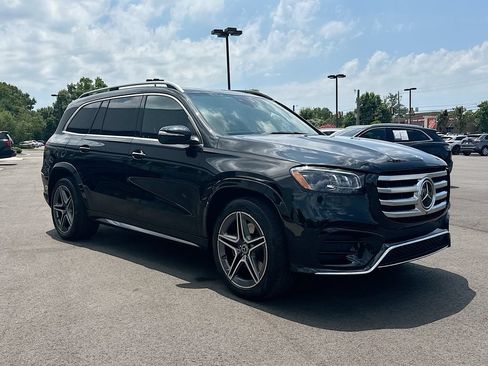 Used 2024 Mercedes-Benz GLS 450 4MATIC image 2