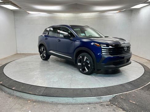 New 2026 Nissan Kicks SR image 7