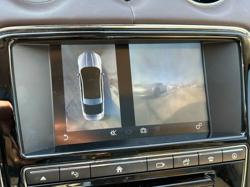 Used 2016 Jaguar XJ L Portfolio image 27