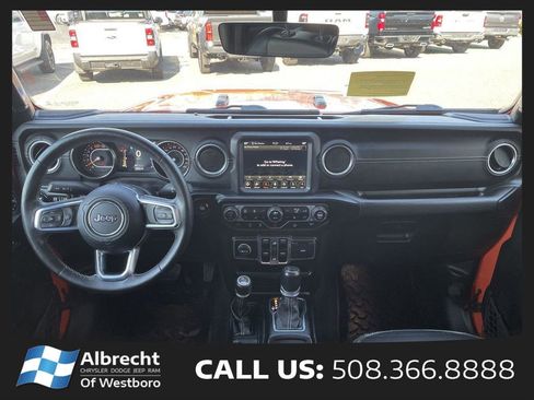 Used 2020 Jeep Wrangler Unlimited Sahara AWD/4WD image 23