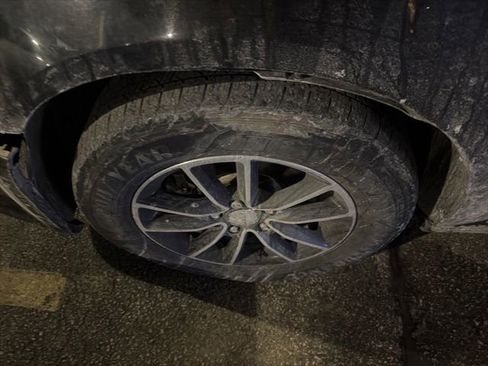 Used 2016 Dodge Grand Caravan SXT image 12