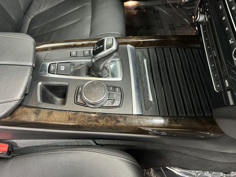 Used 2018 BMW X5 xDrive35d w/ M Sport Package image 12
