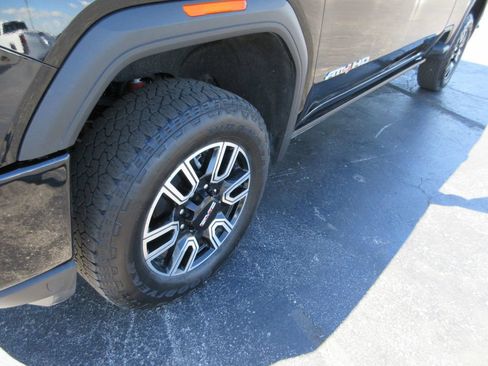Certified 2022 GMC Sierra 2500 AT4 w/ AT4 Premium Plus Package AWD/4WD image 14