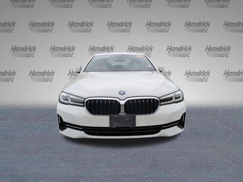 Certified 2023 BMW 530e w/ Premium Package RWD image 5