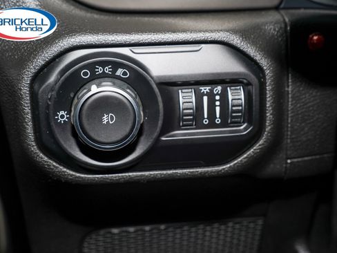 Used 2019 Jeep Wrangler Sport AWD/4WD image 27