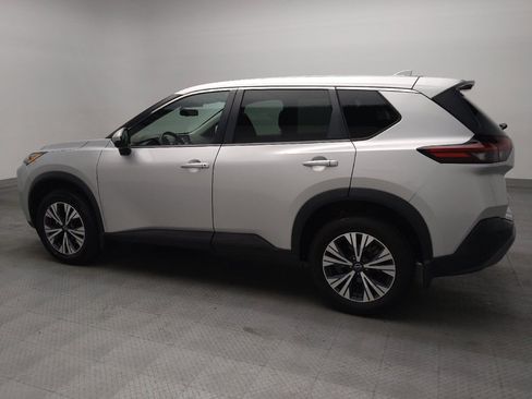 Used 2022 Nissan Rogue SV FWD image 3