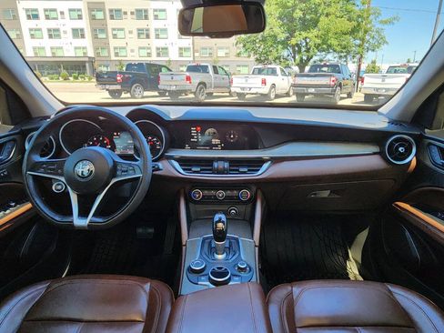 Used 2019 Alfa Romeo Stelvio Ti AWD/4WD image 2