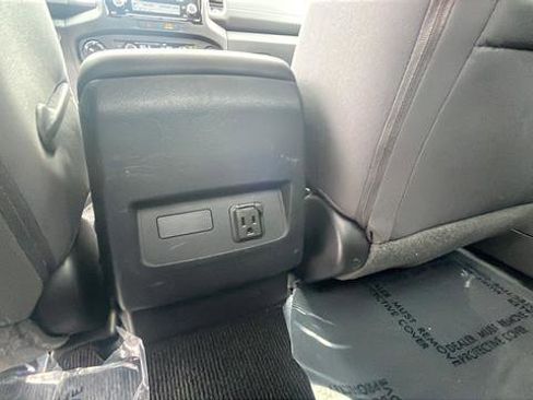 Used 2022 Nissan Frontier SV image 22