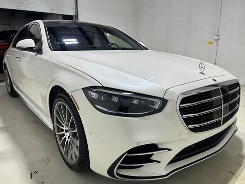 Used 2022 Mercedes-Benz S 580 4MATIC Sedan w/ AMG Line Package image 8